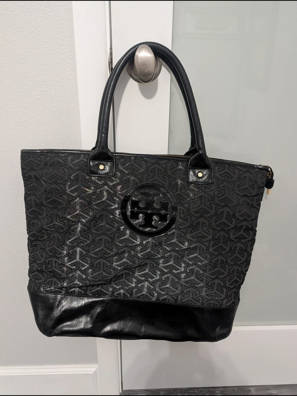 Tory Burch Jayden Mesh Black Logo Tote - Picture 1 of 8